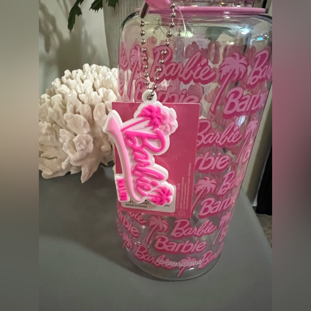Barbie Pink Water Bottle - Picture 6 of 8